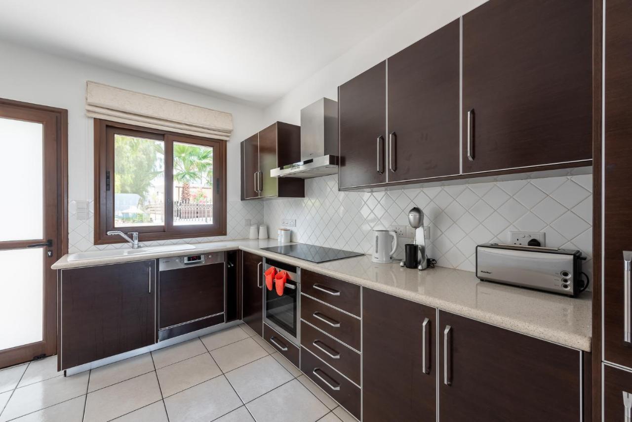 Sea Front Oceanus H3 By Ezoria Villas أيا نابا المظهر الخارجي الصورة