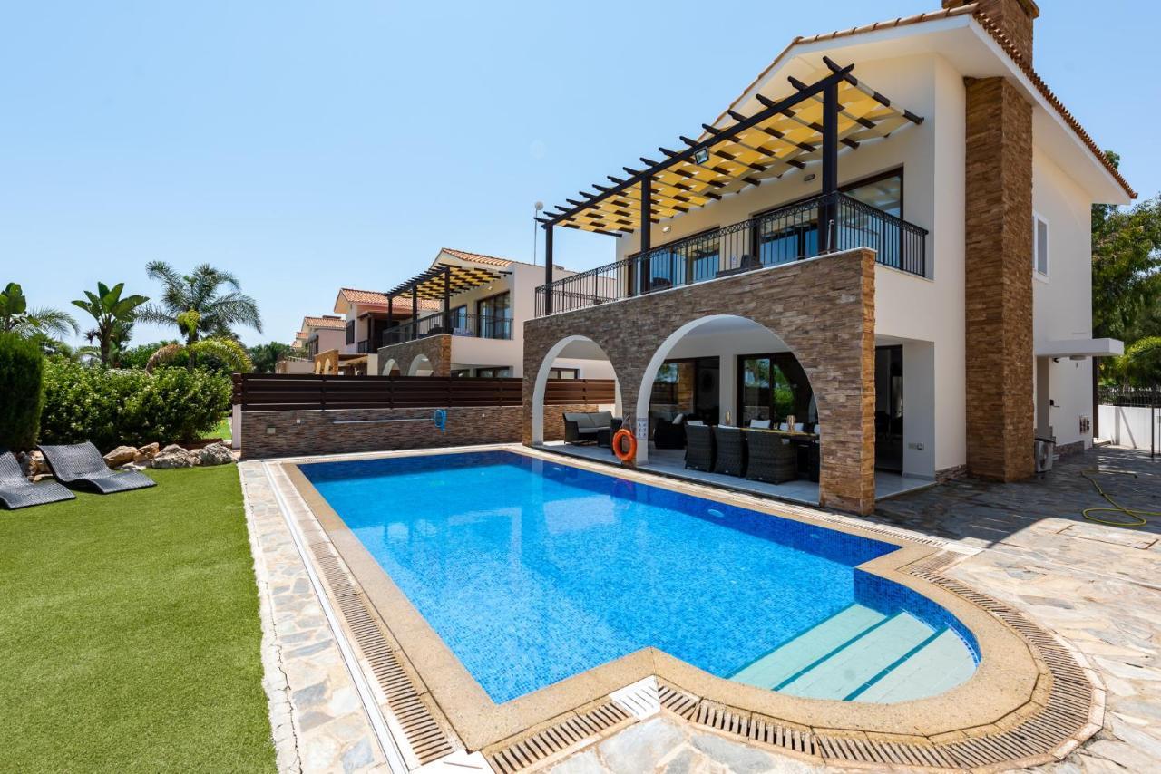 Sea Front Oceanus H3 By Ezoria Villas أيا نابا المظهر الخارجي الصورة
