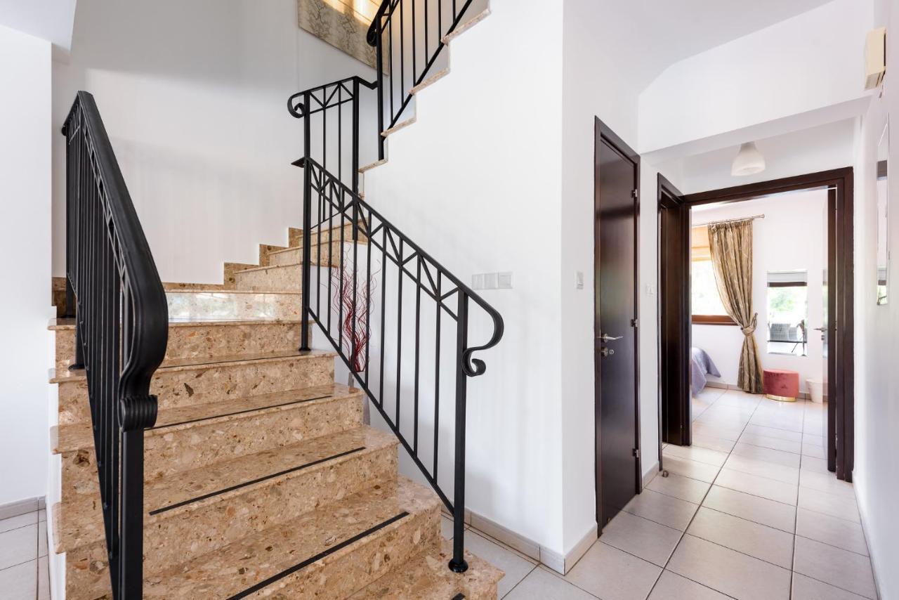 Sea Front Oceanus H3 By Ezoria Villas أيا نابا المظهر الخارجي الصورة