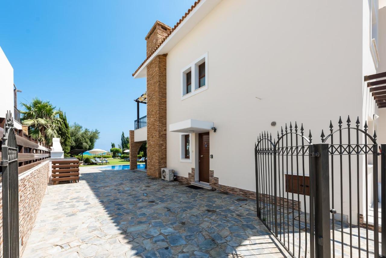 Sea Front Oceanus H3 By Ezoria Villas أيا نابا المظهر الخارجي الصورة
