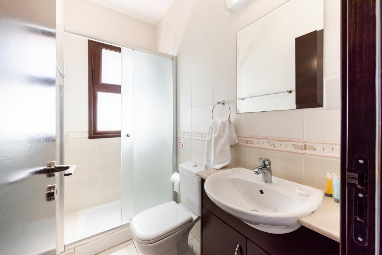 Sea Front Oceanus H3 By Ezoria Villas أيا نابا المظهر الخارجي الصورة