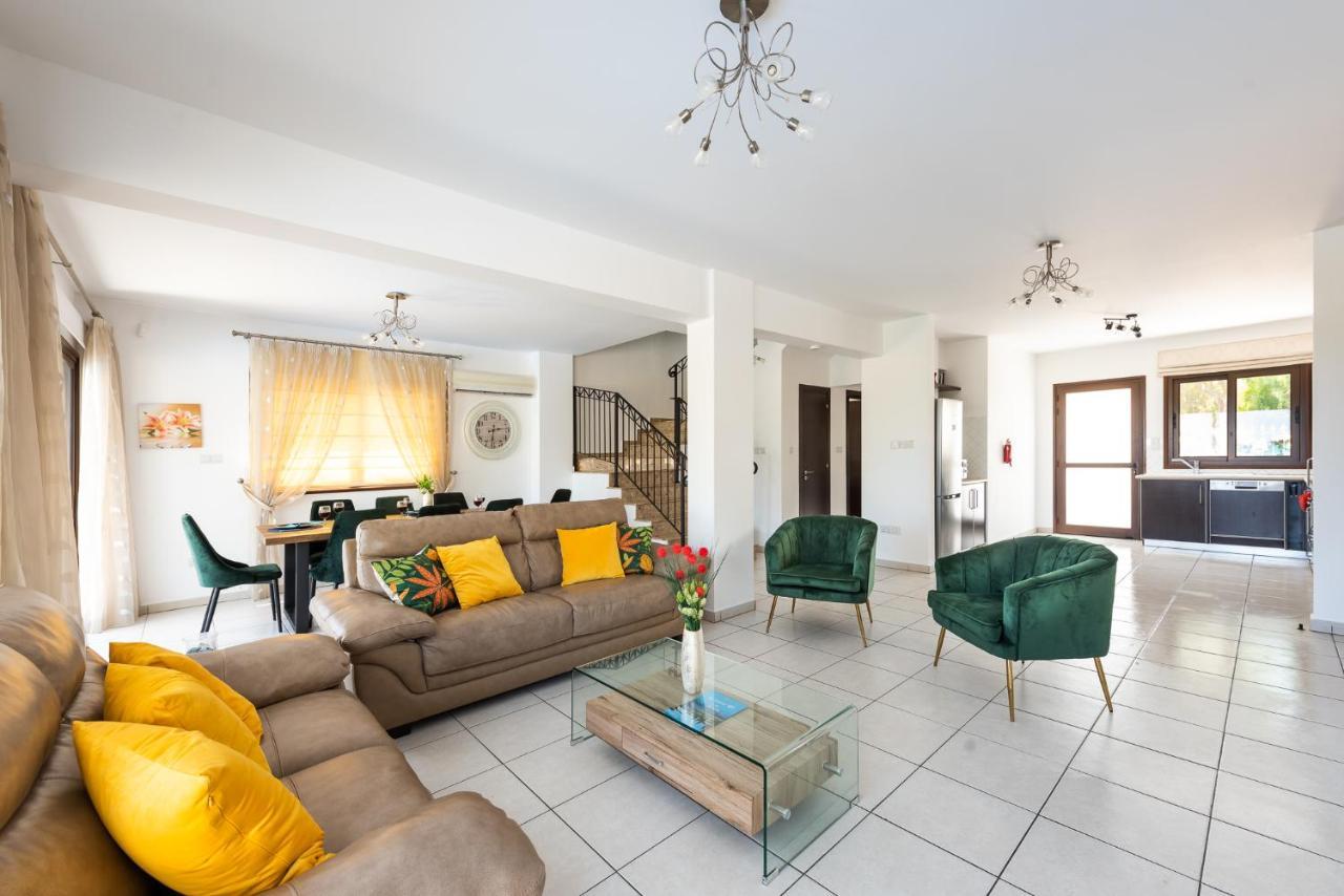 Sea Front Oceanus H3 By Ezoria Villas أيا نابا المظهر الخارجي الصورة